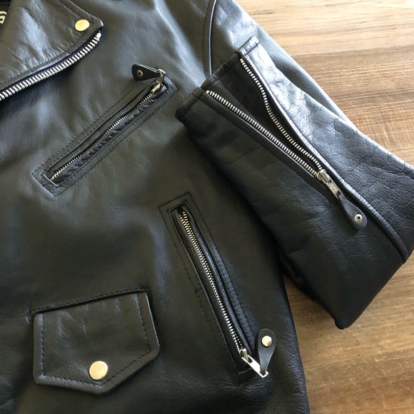 Like New Men’s Black Leather Motorcycle Jacket - Picture 3 of 9
